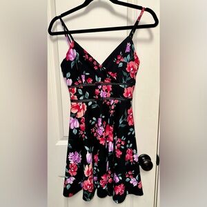 Black floral dress size small